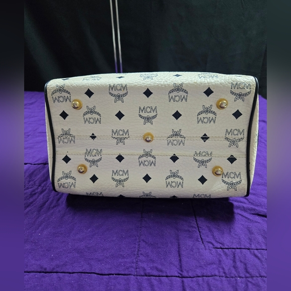 EUC MCM VICETOS LOGOGRAM HANDBAG CROSSBODY PVC LEATHER - Picture 5 of 8